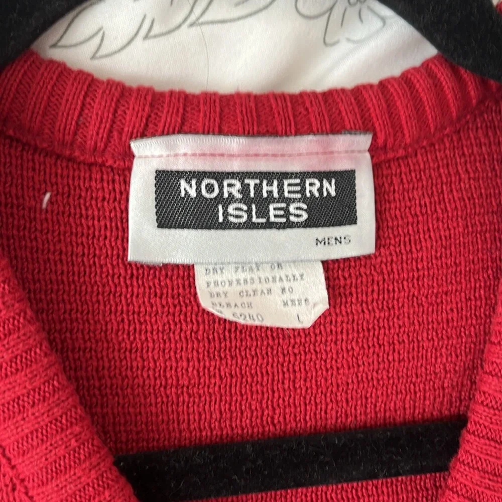 Red sweater vest - Picture 2 of 3